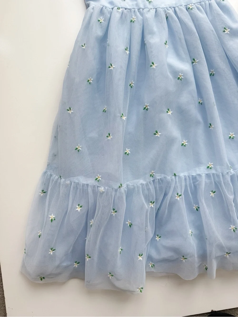 Mini Boden Back Bow Blue Tulle Dress with Embroidered Flowers size 8/9